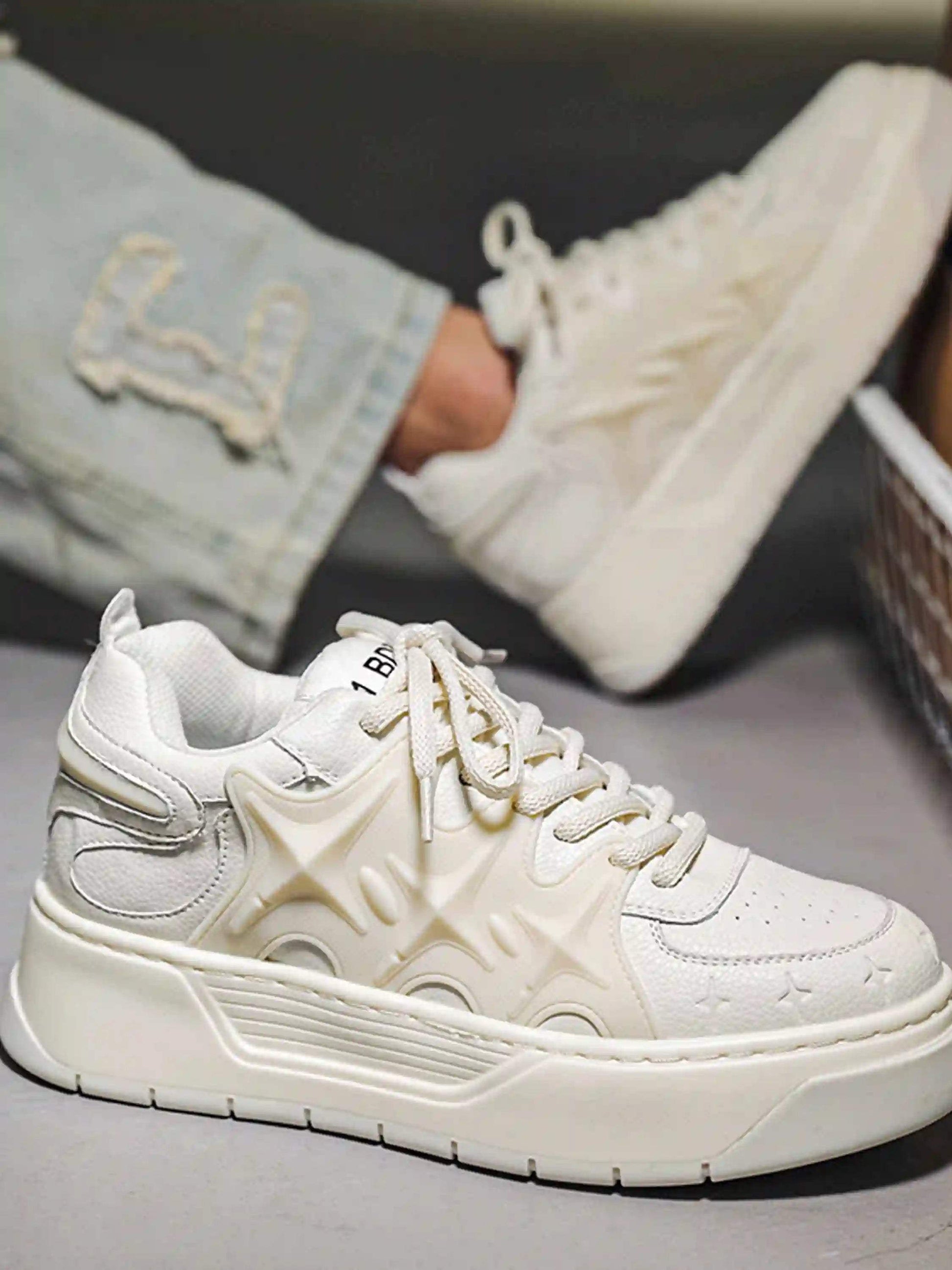 Disguisen Hip-Hop Personality Three Star Skateboard Sneakers