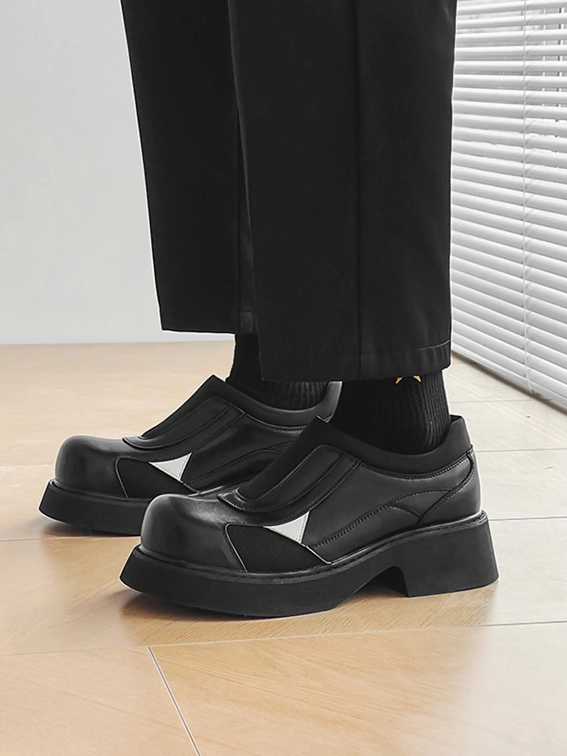 Disguisen Vintage Slip-on Shoes