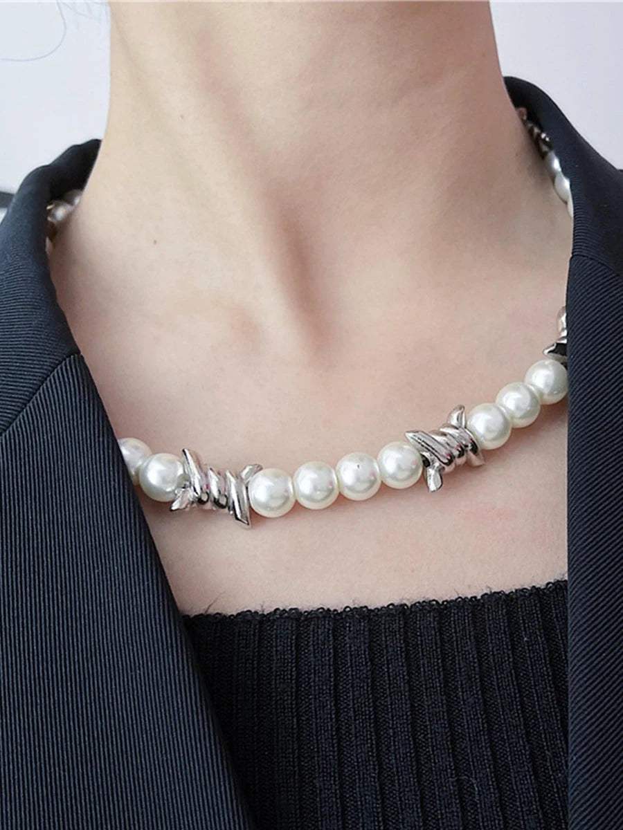 Disguisen Punk Panel Pearl Necklace