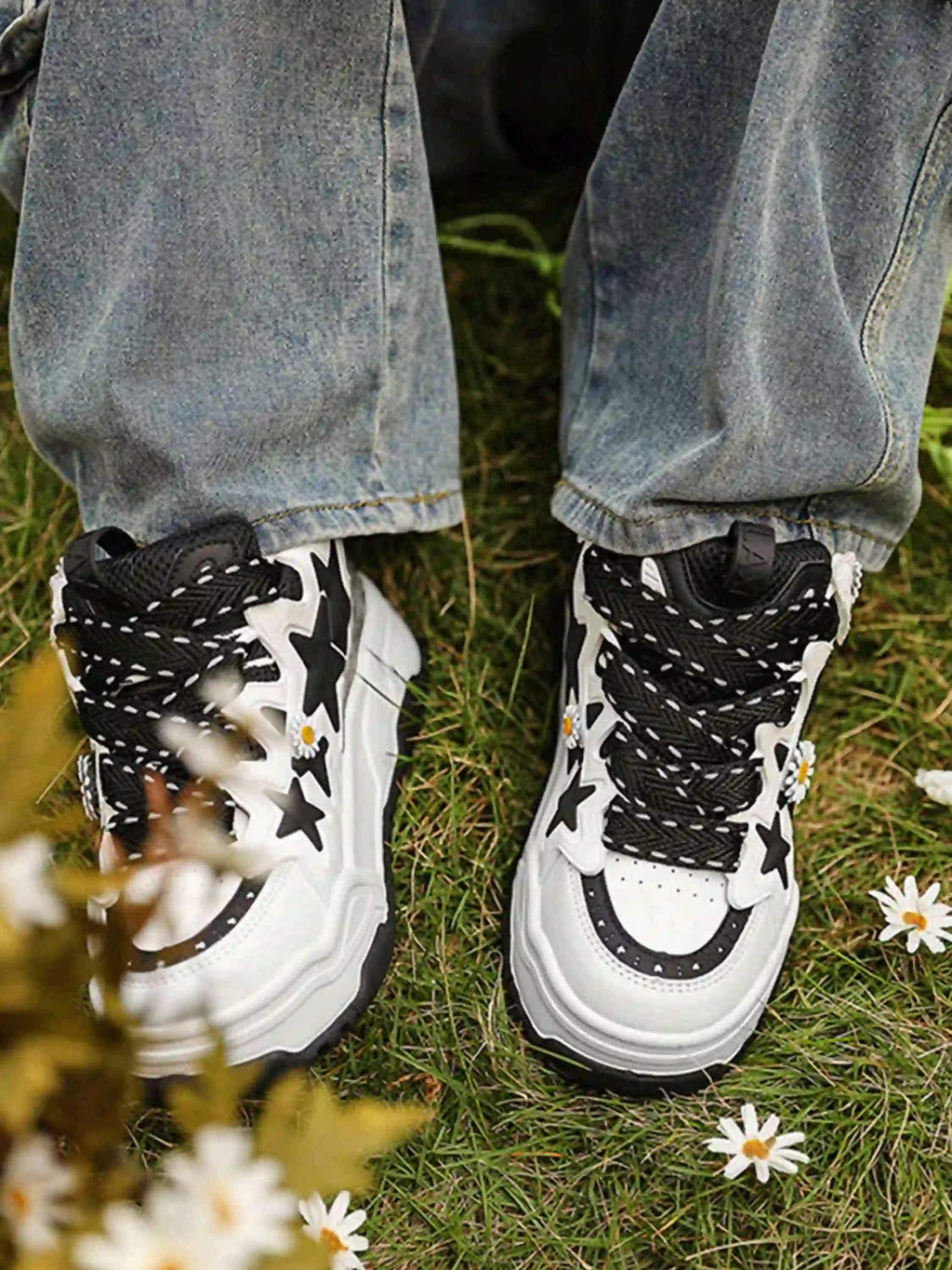 Disguisen Street Daisy Thick-Soled Sneakers