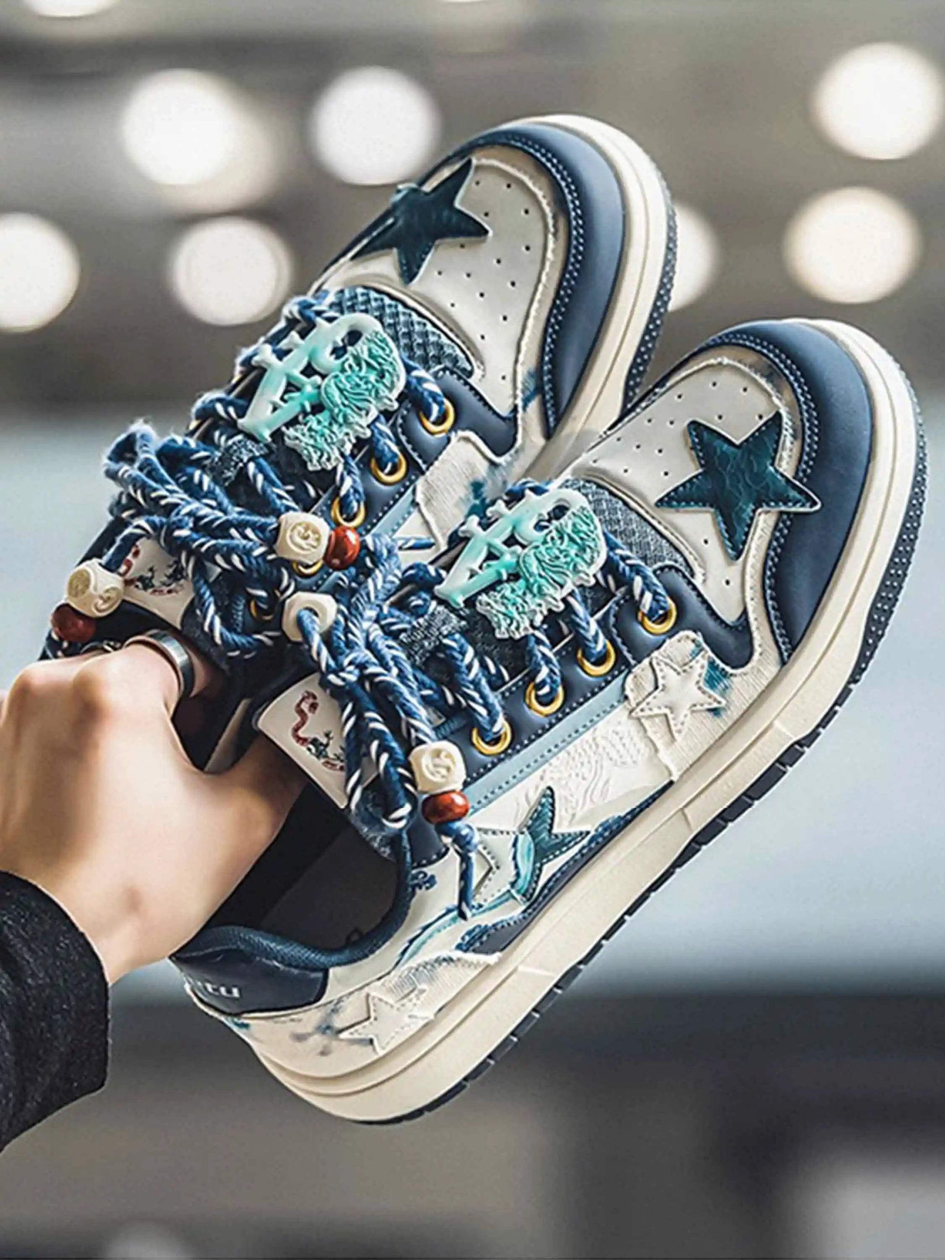 Disguisen Limited Edition Star Versatile Sneakers