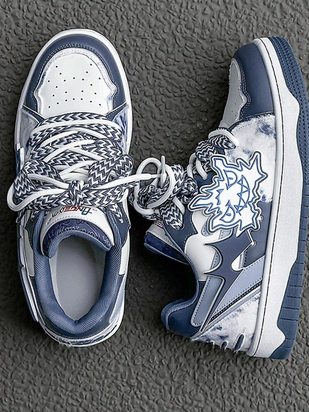 Disguisen Vintage Patch Double-layer Shoelace Sneakers