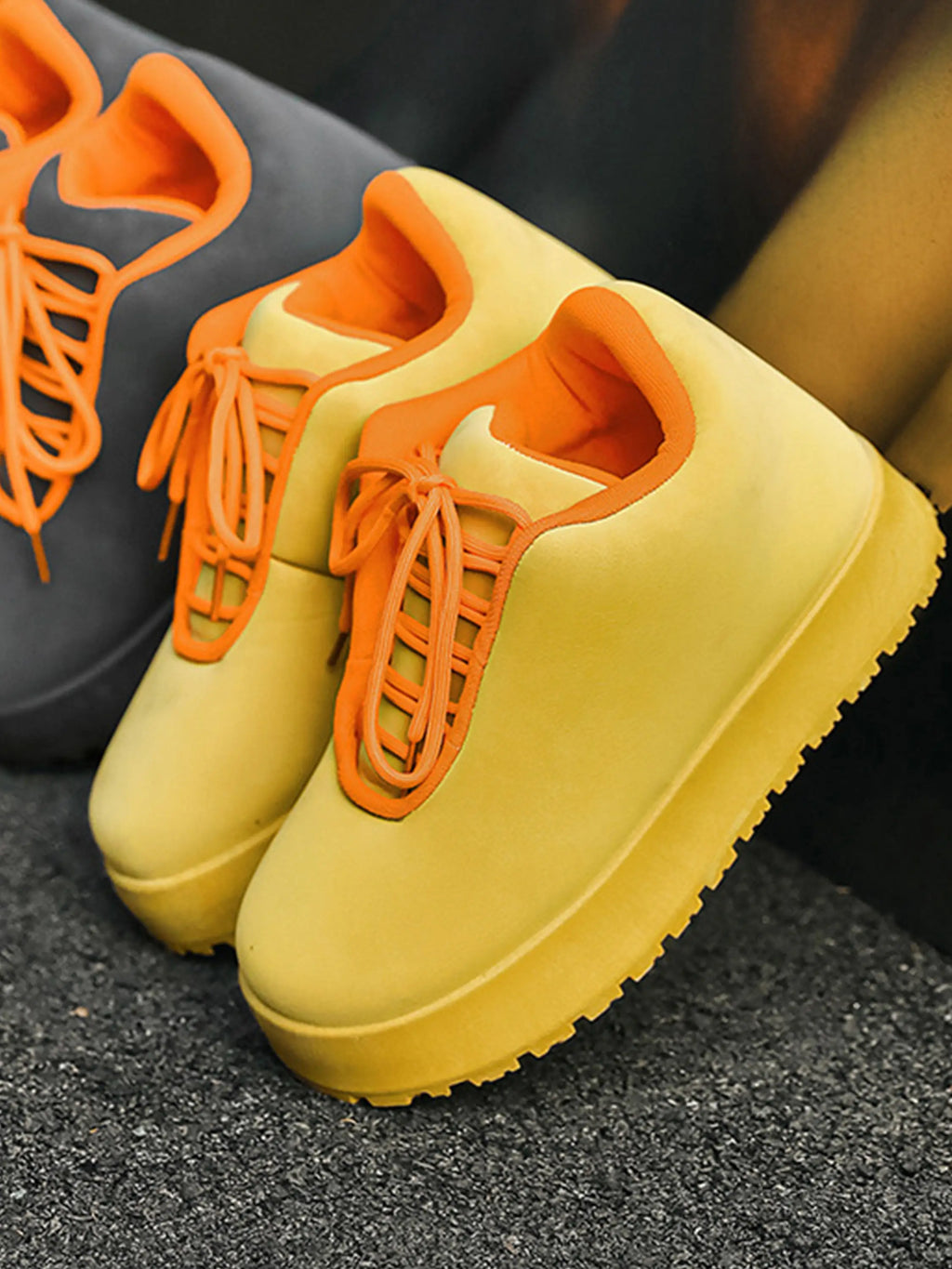 Solid Color Thick-soled Breadboard PU Shoes