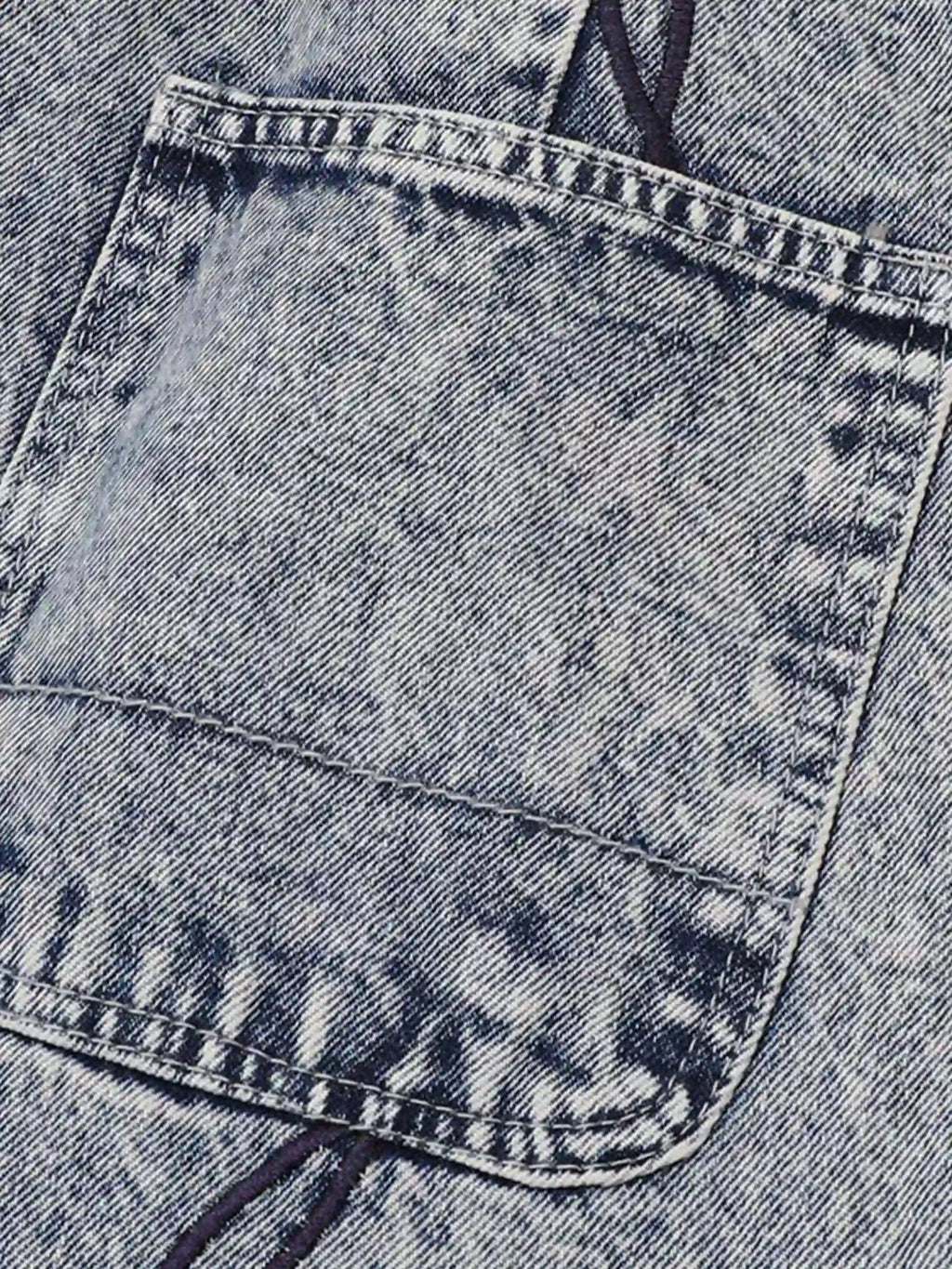 Thorn Chain Embroidered Jeans