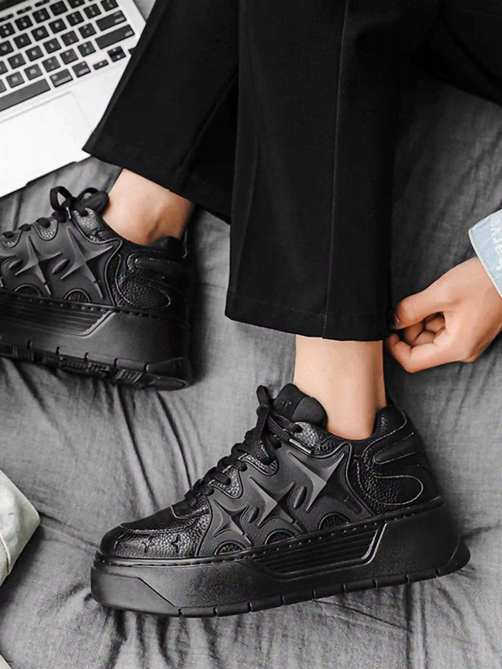 Disguisen Hip-Hop Personality Three Star Skateboard Sneakers