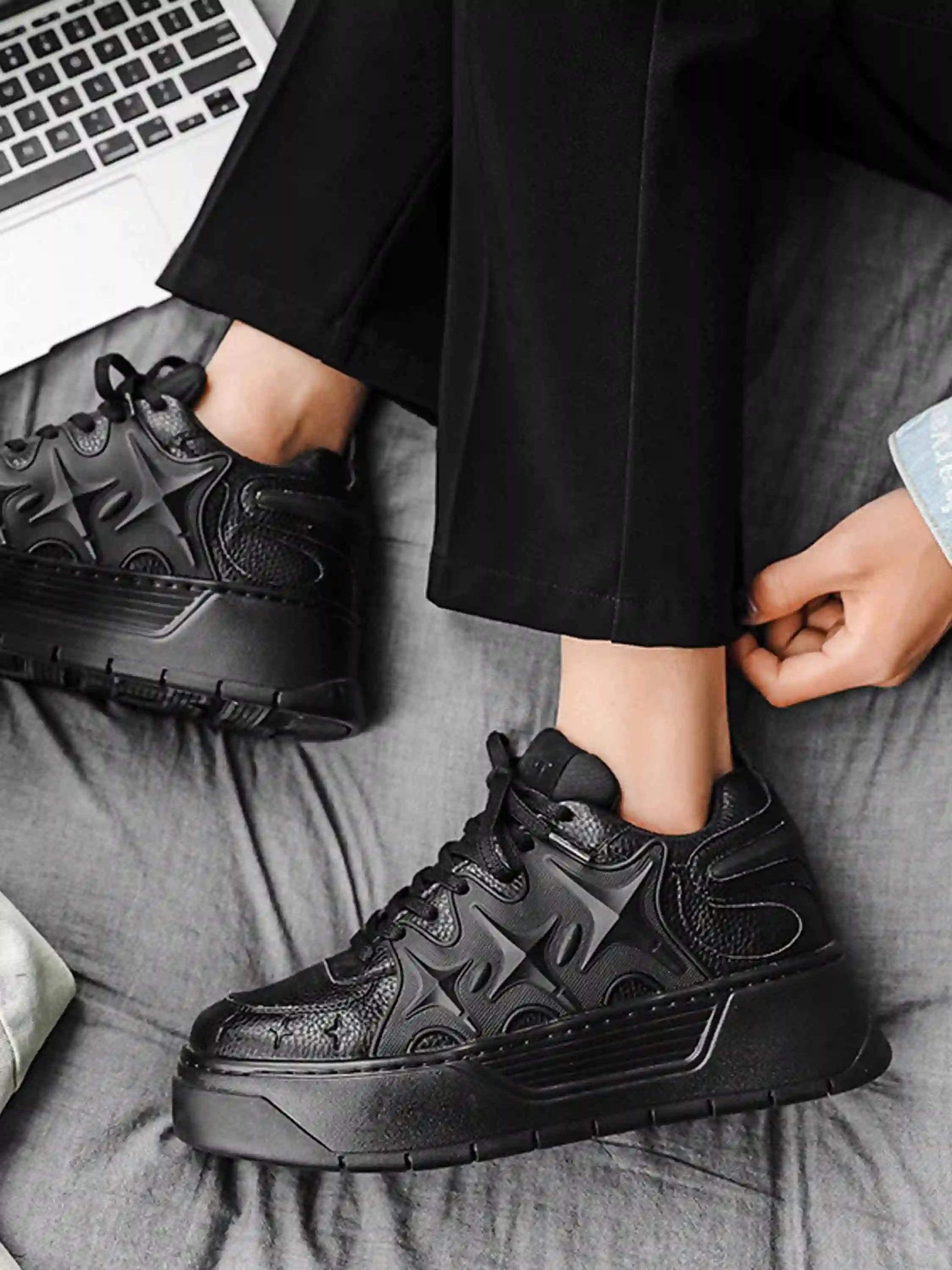 Disguisen Hip-Hop Personality Three Star Skateboard Sneakers
