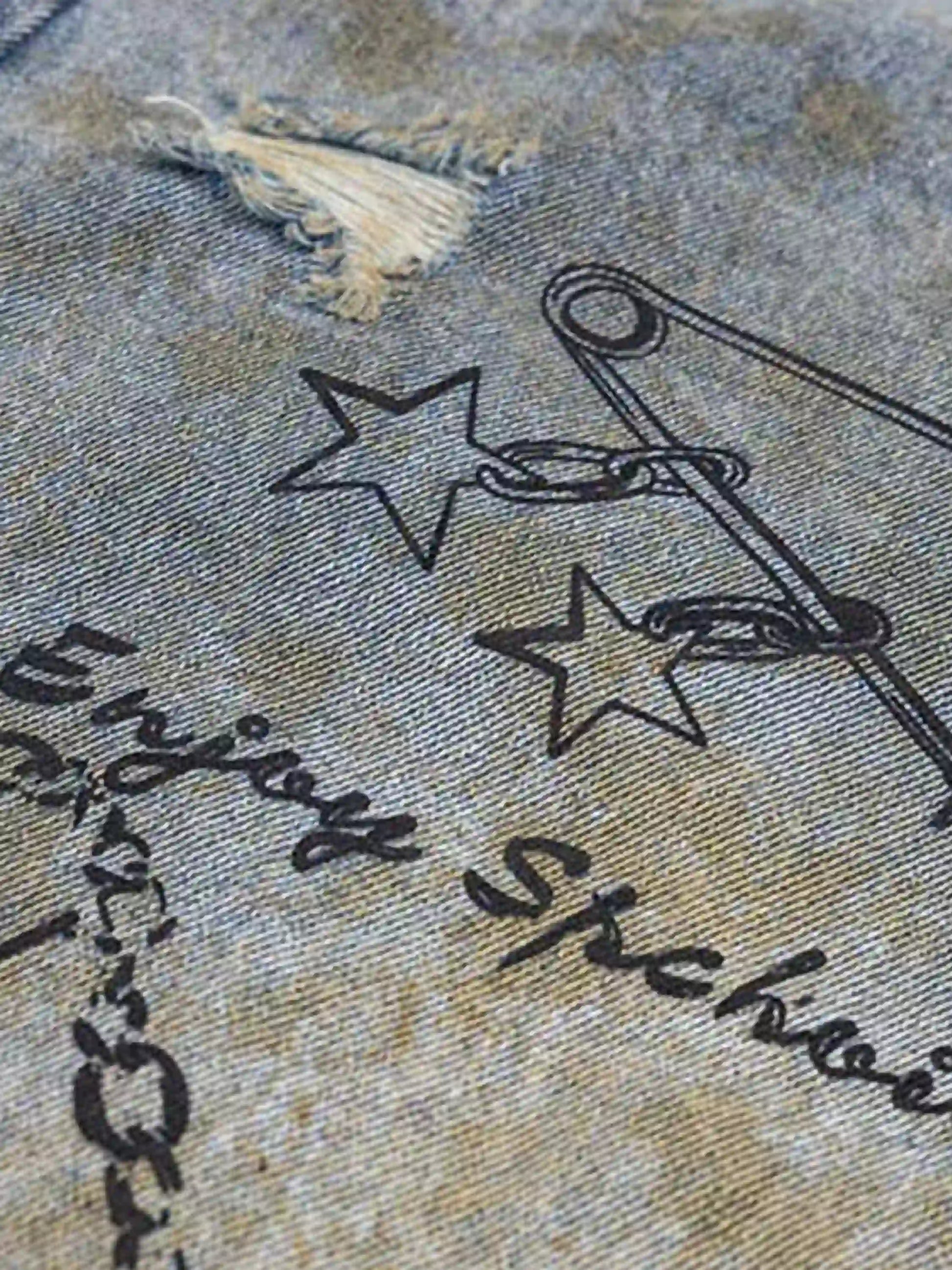 Disguisen Vintage Ripped Graffiti Jeans