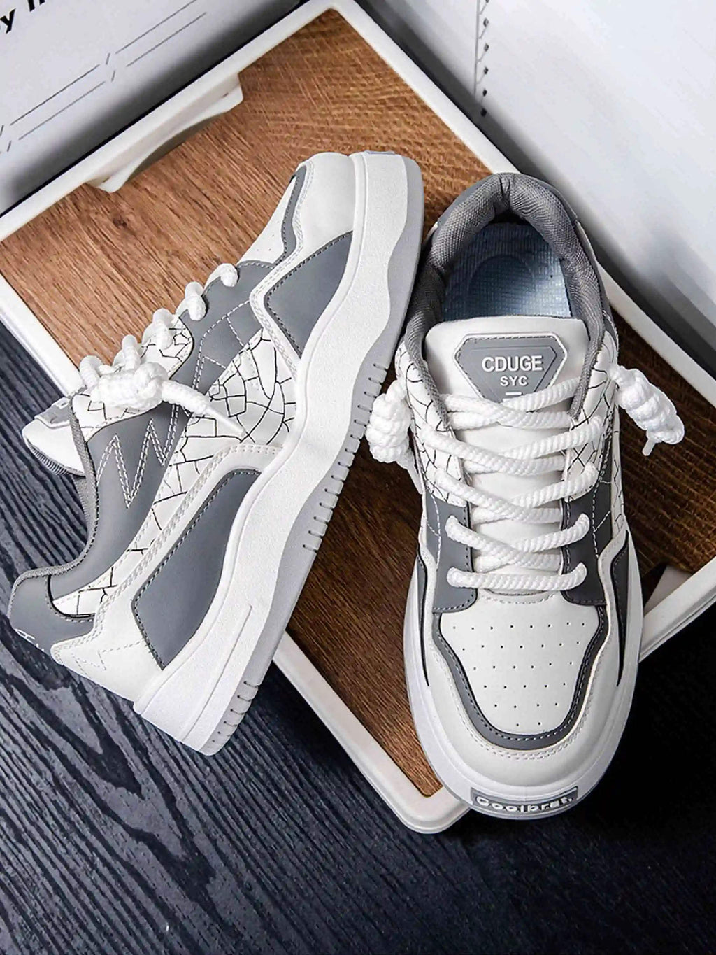 Disguisen American Street Style Casual Shoes