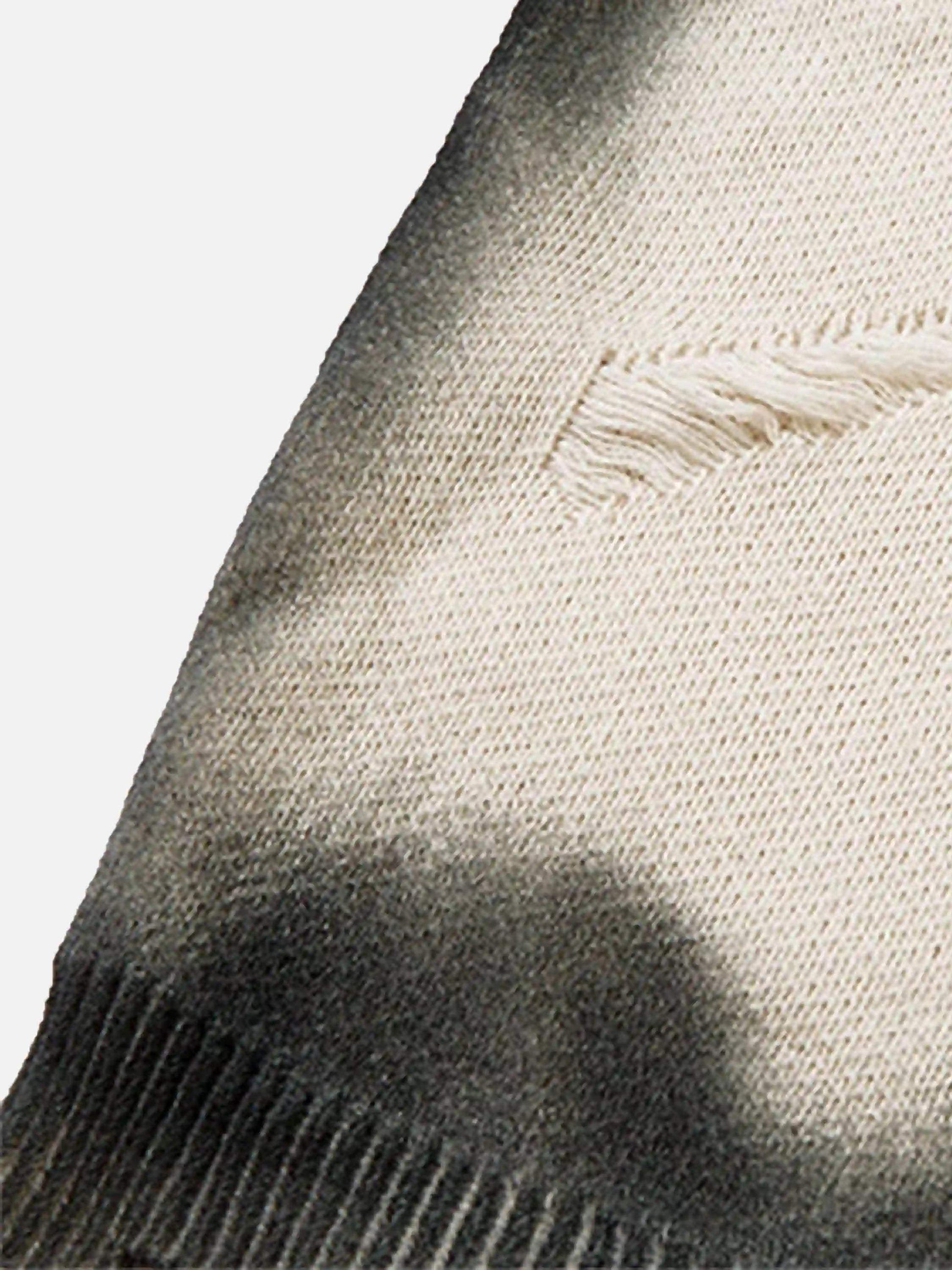 Disguisen High Street Spray-Painted Hole Round Neck Sweater