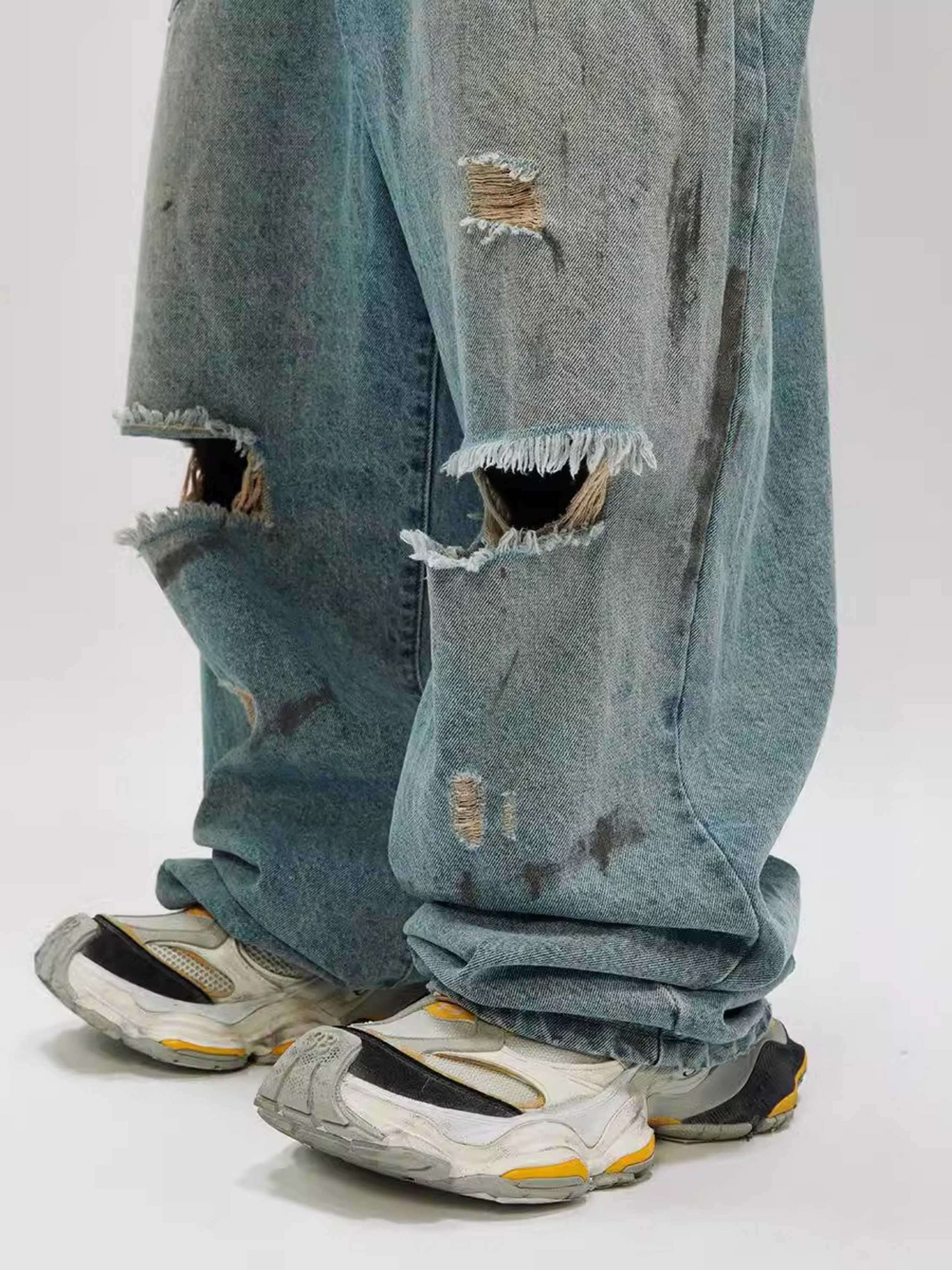 Reverse Pocket Ripped Jeans