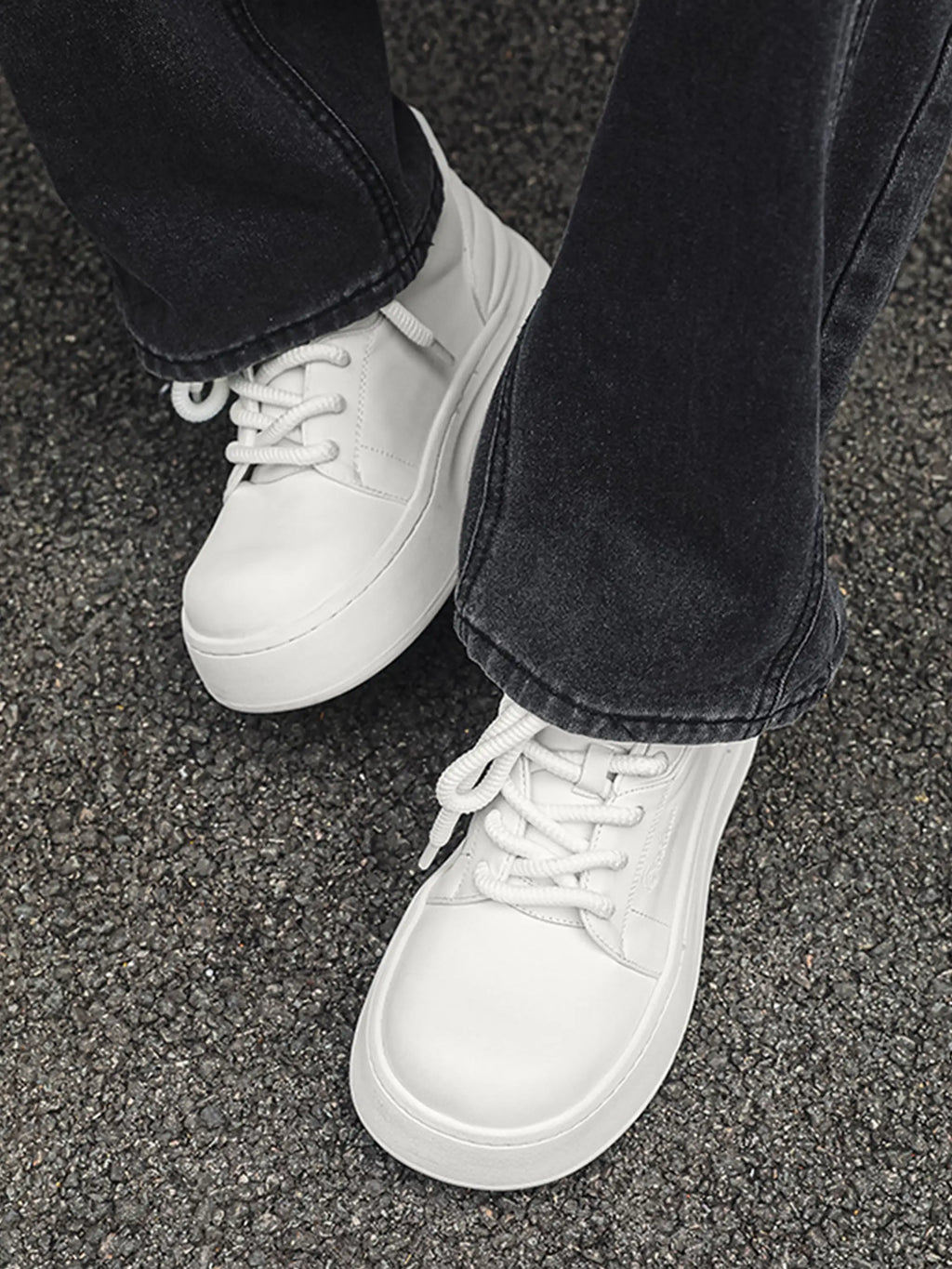 Disguisen Solid Color Thick Sole Shoes