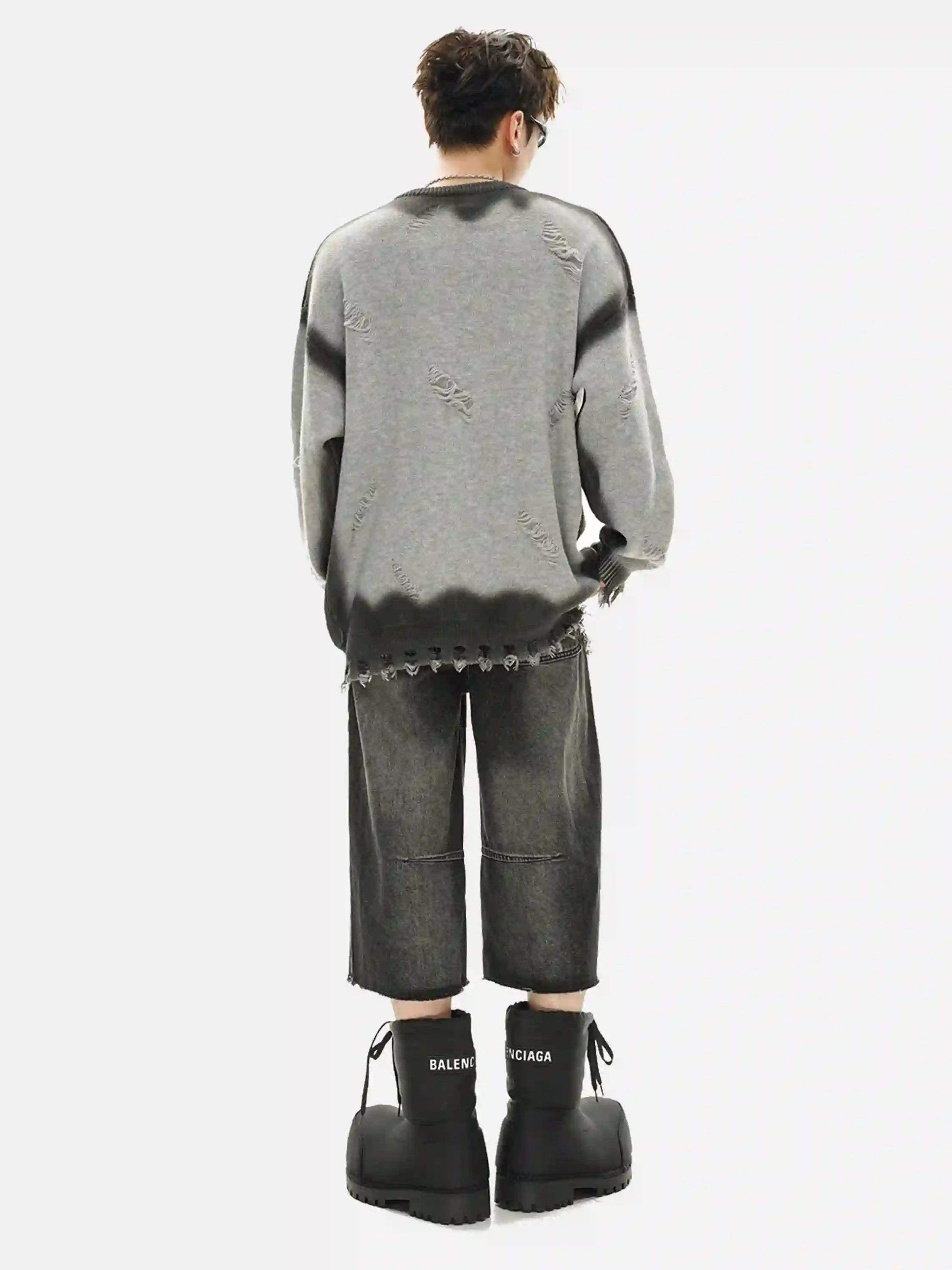 Disguisen High Street Spray-Painted Hole Round Neck Sweater