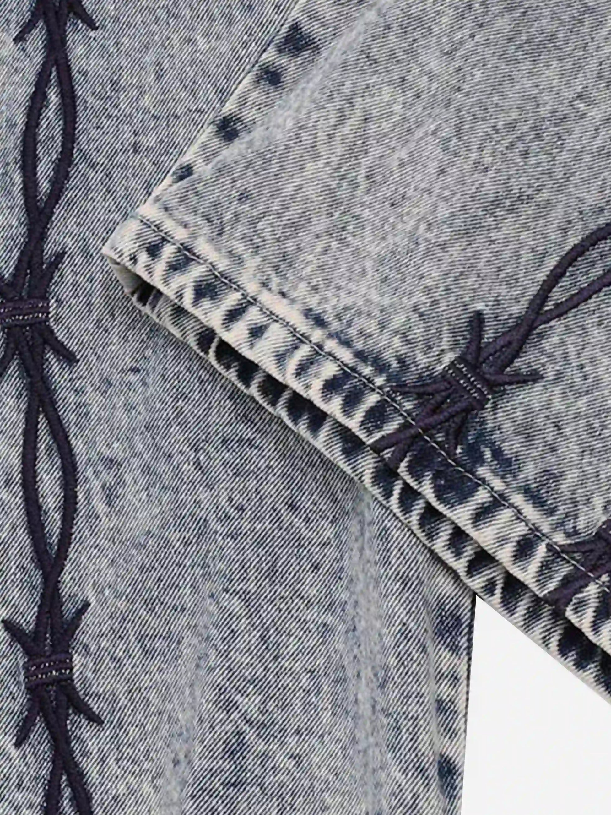 Thorn Chain Embroidered Jeans