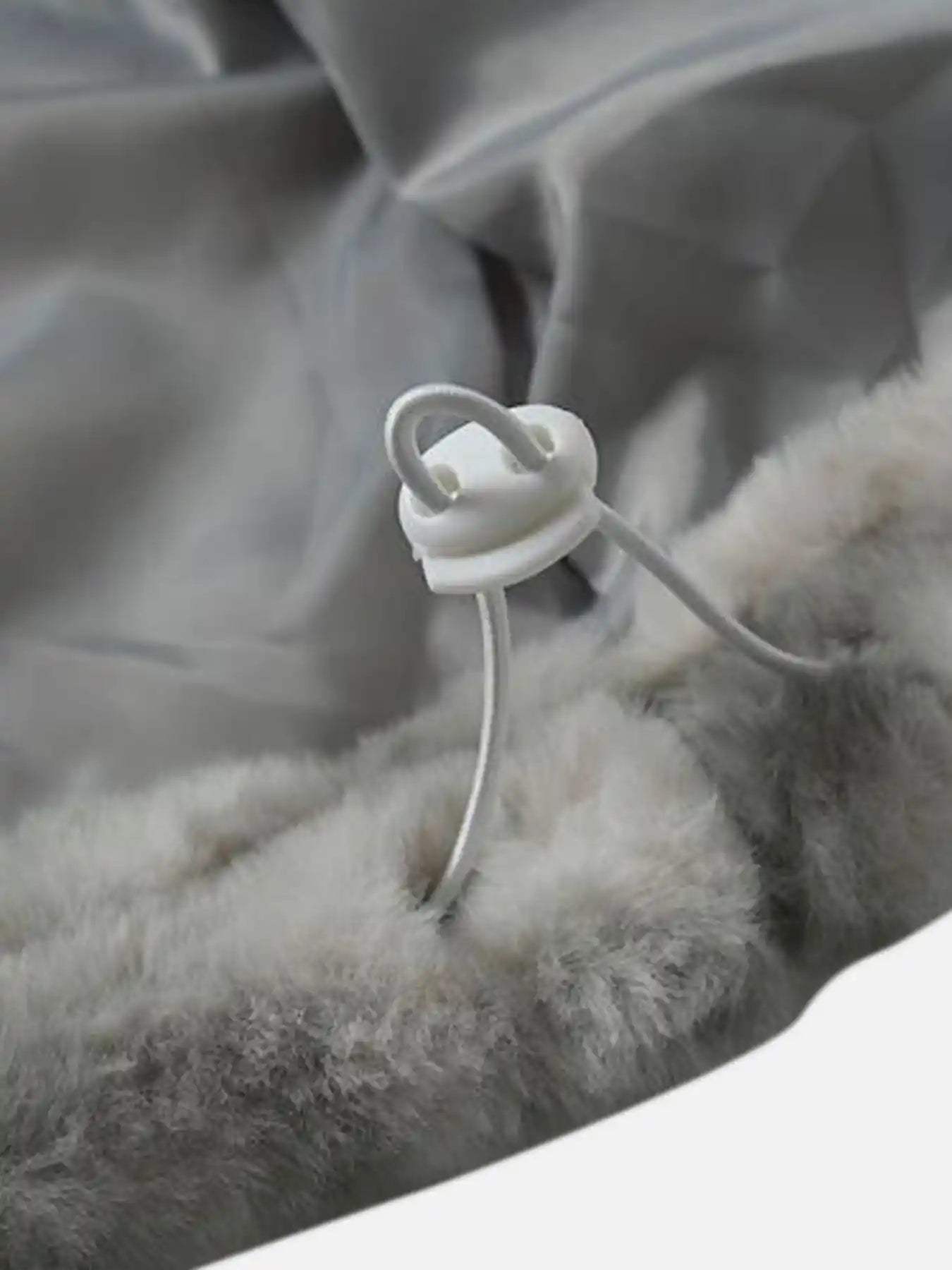 Disguisen Gradient Plush Cross Embroidered Lambswool Coat-1049