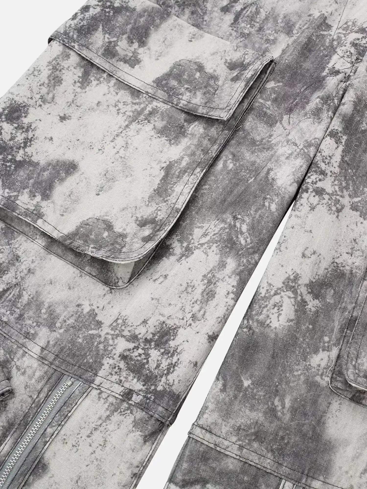 Disguisen French Loose Pocket Printed Mid-rise Cargo Pants