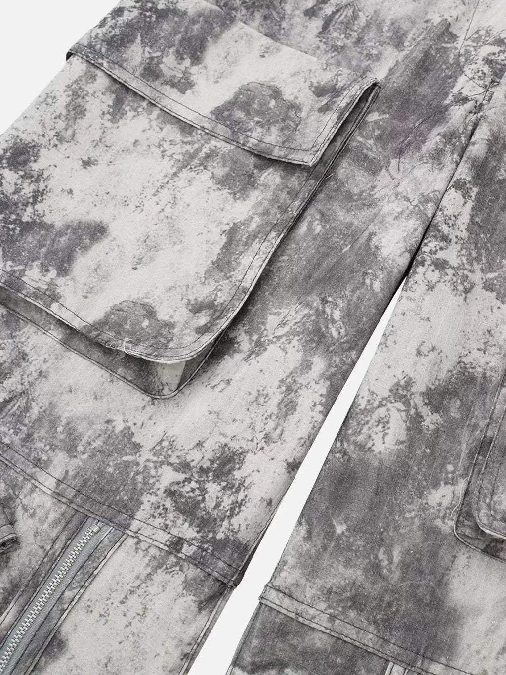 Disguisen French Loose Pocket Printed Mid-rise Cargo Pants
