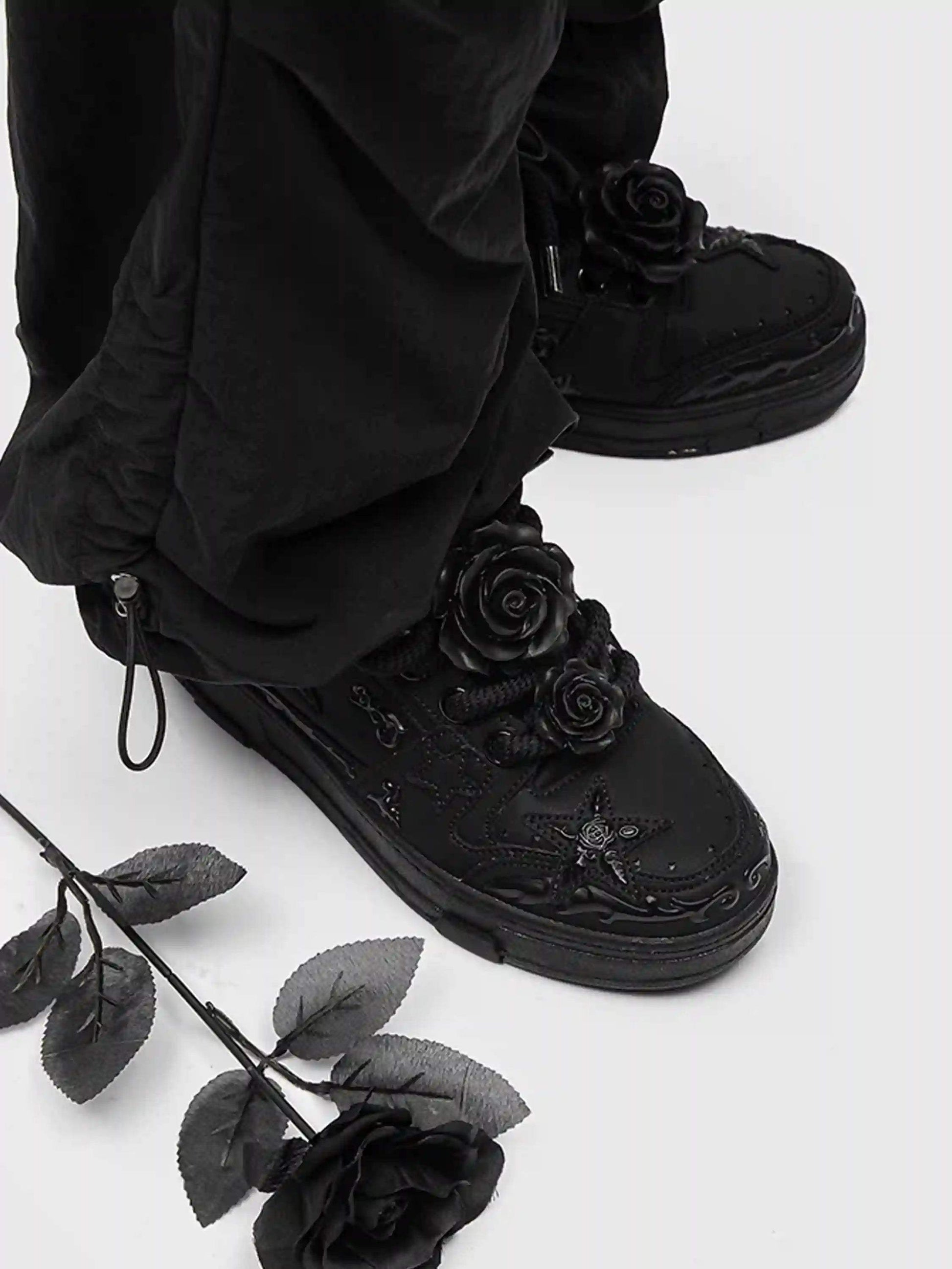 Disguisen Hip-Hop Star Embossed Sneakers
