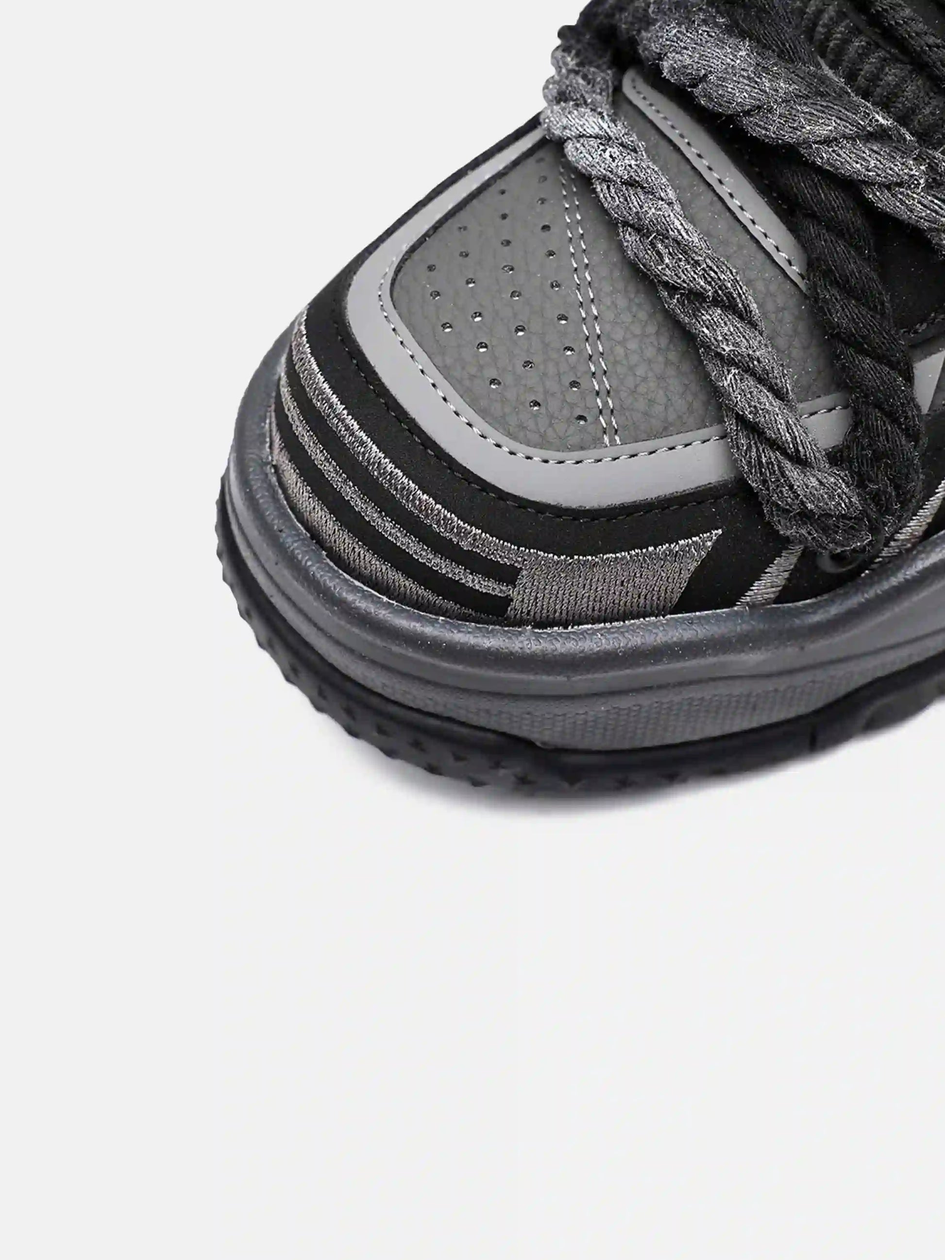 Disguisen Vintage Black Warrior Sneakers