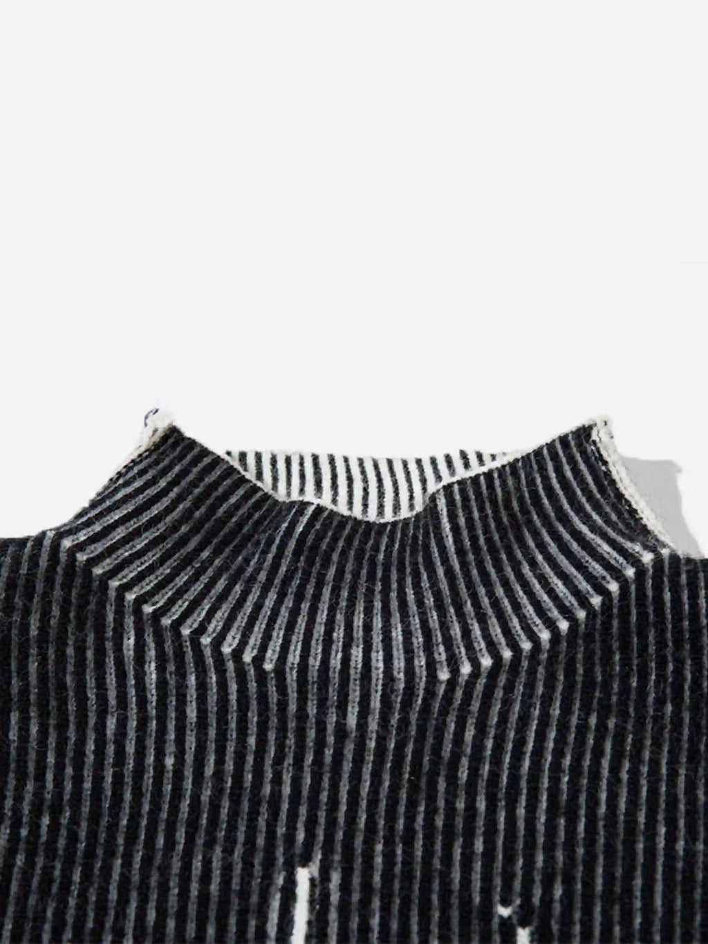 Disguisen Jacquard Half Turtleneck Knitted Sweater
