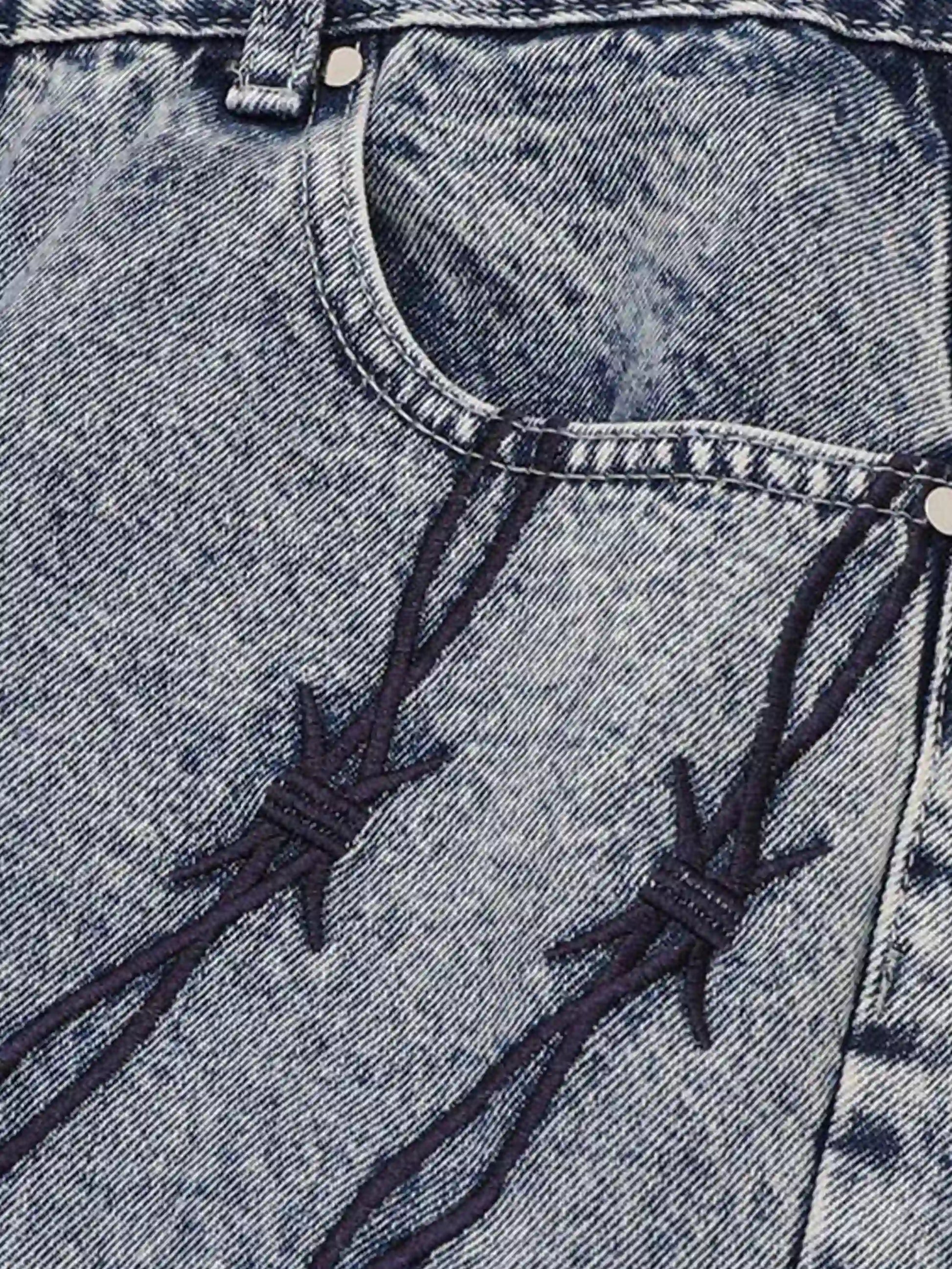 Thorn Chain Embroidered Jeans