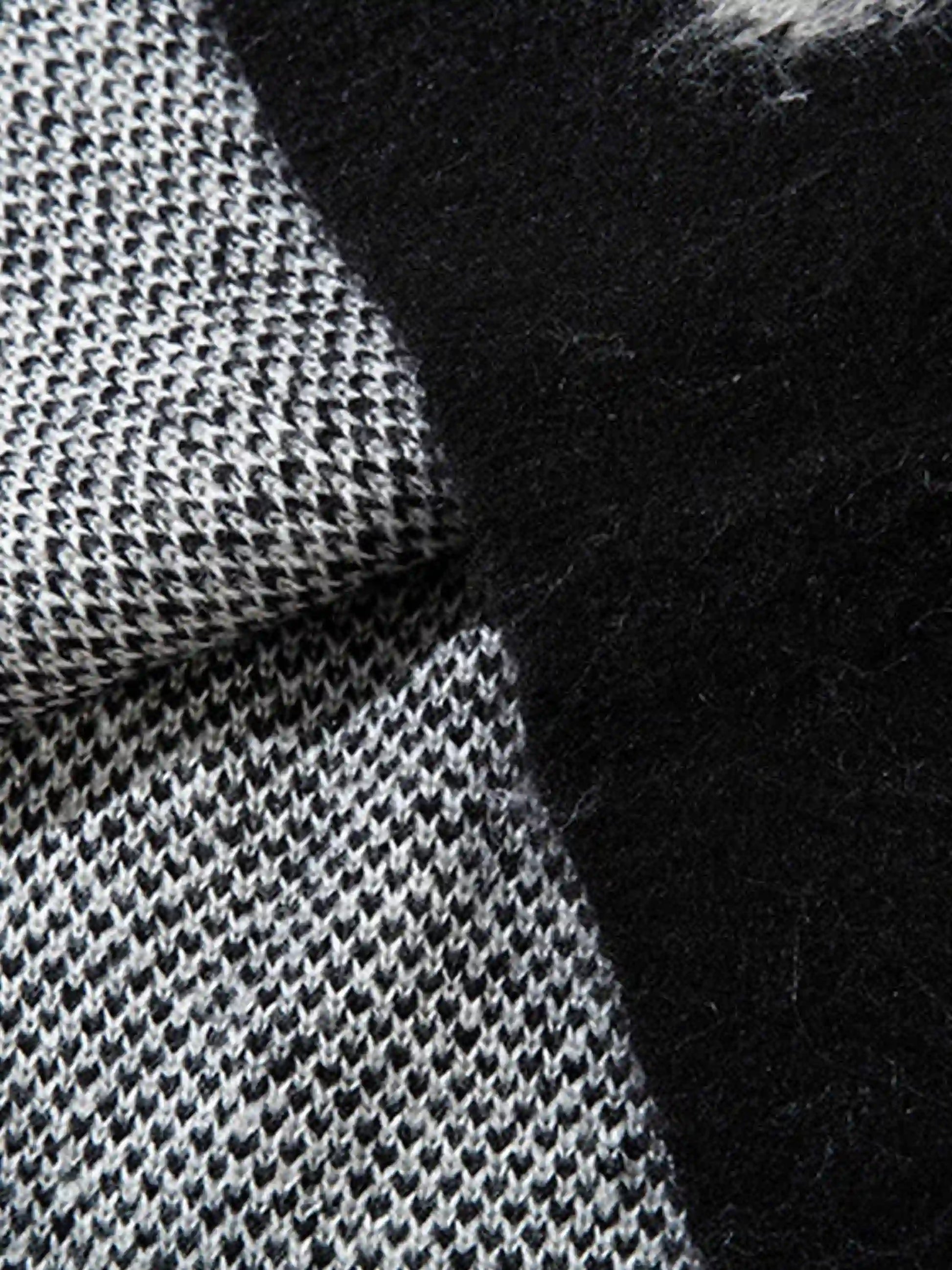 Disguisen Contrast Color Cross Sweater