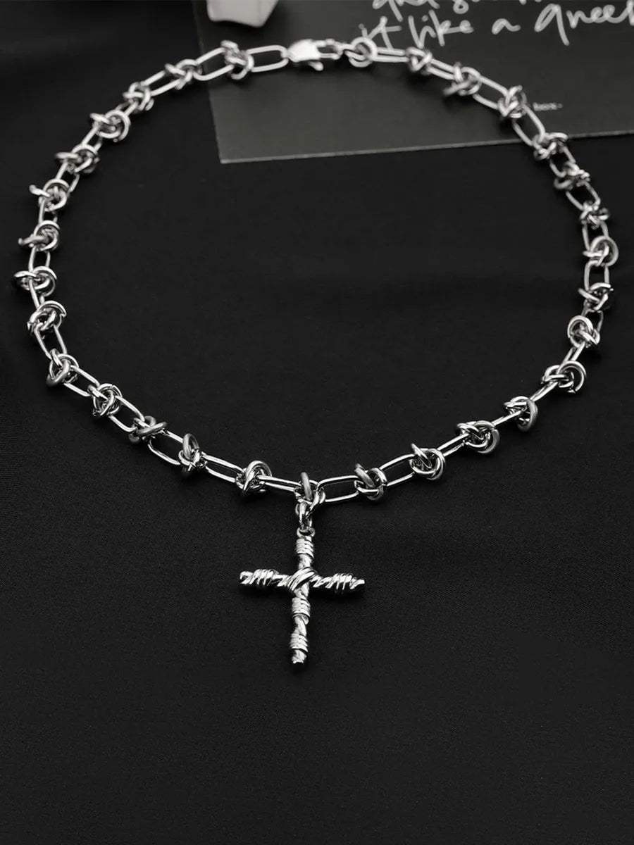 Disguisen Hip-Hop Knot Necklace
