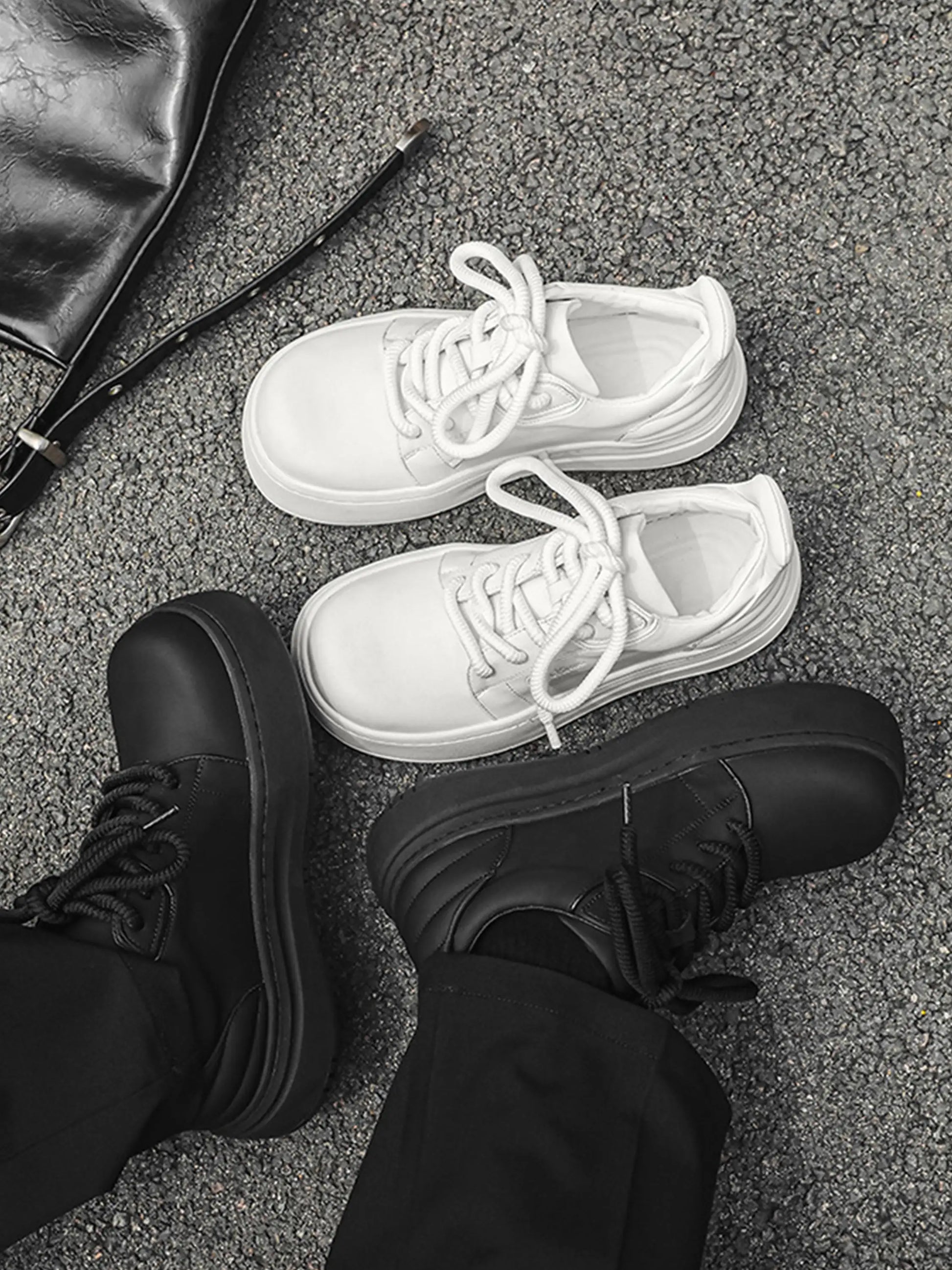 Disguisen Solid Color Thick Sole Shoes