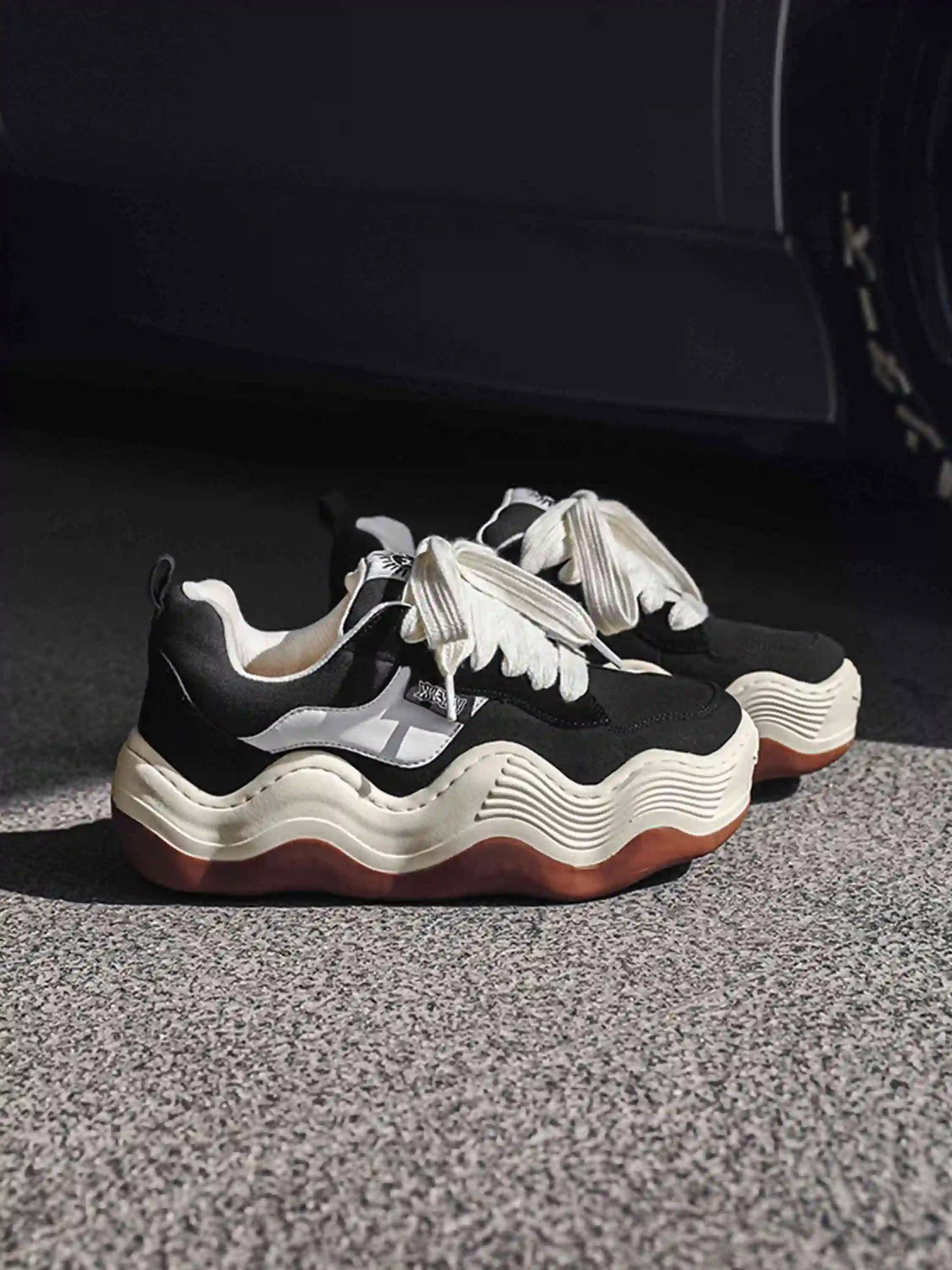 Disguisen Big Wave Contrast Color Sneakers