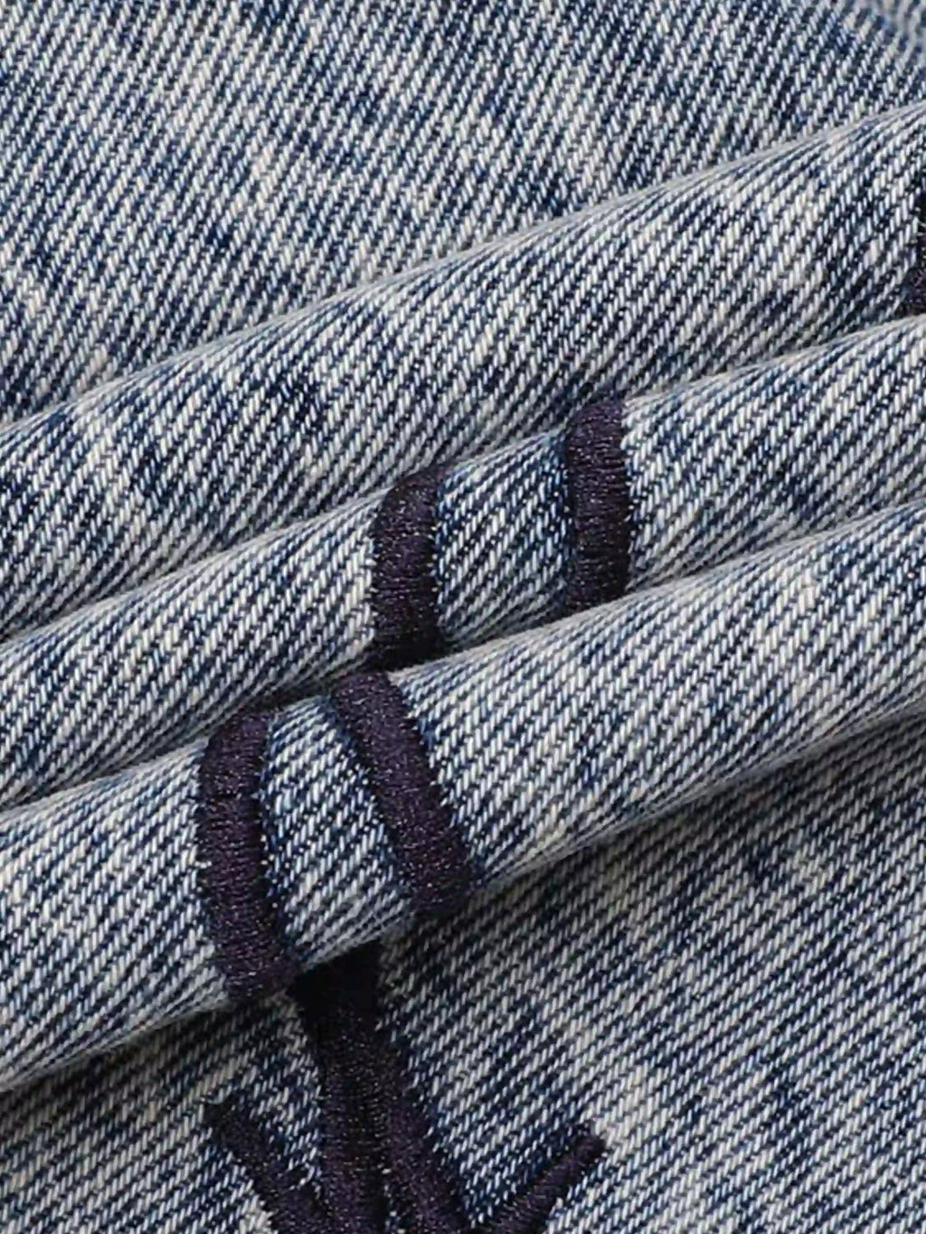 Thorn Chain Embroidered Jeans