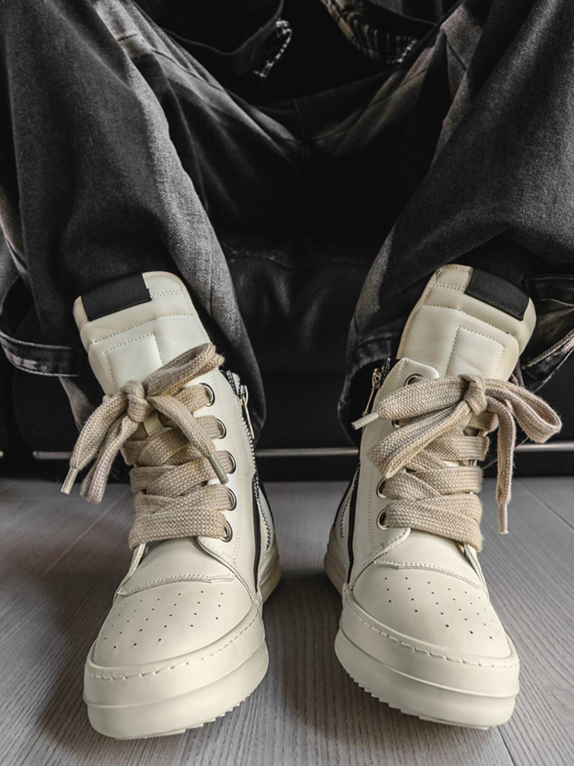 Contrast Color High Tongue Shoes