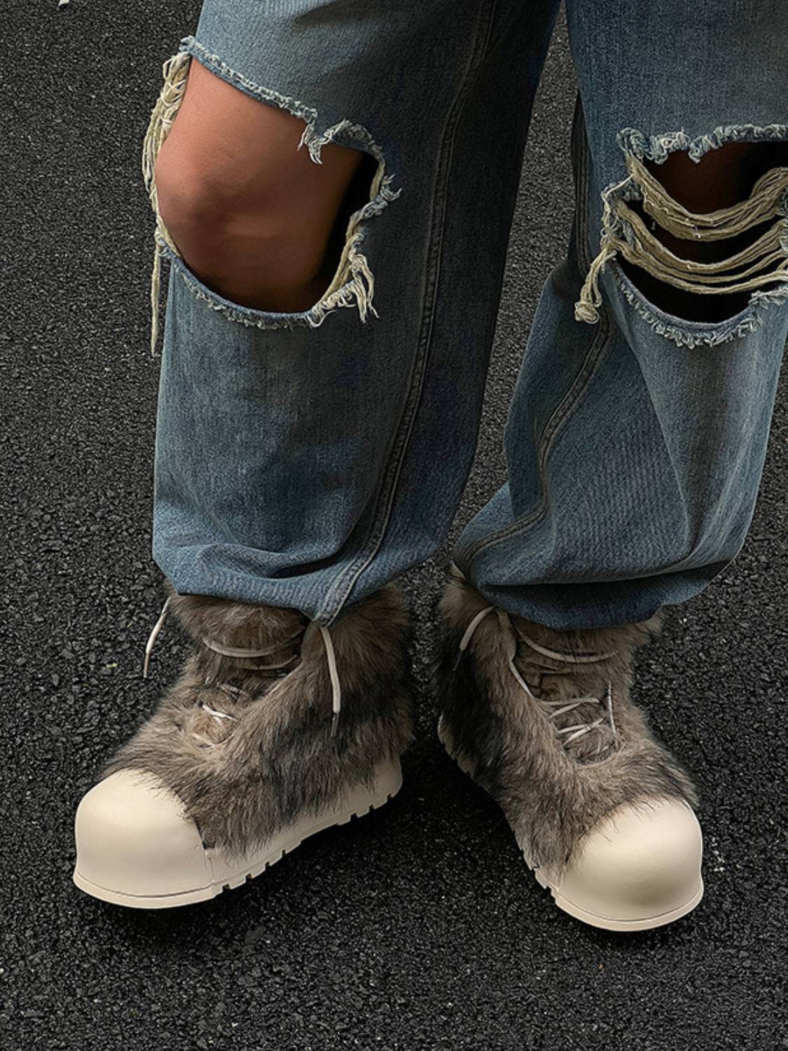 Big Toe Lace-up Plush Shoes