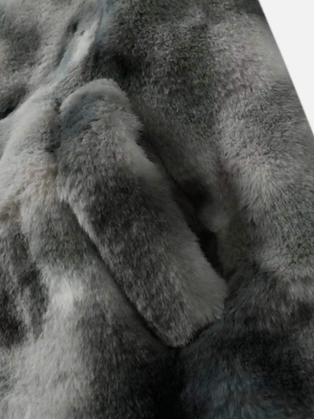 Disguisen Gradient Plush Cross Embroidered Lambswool Coat-1049