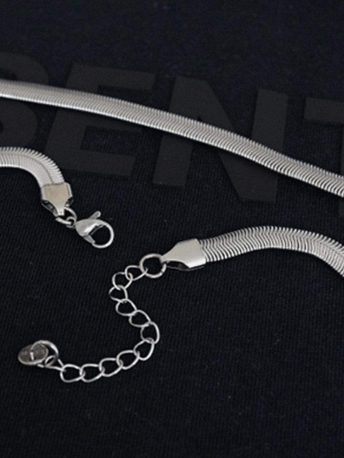 Disguisen Punk Snake Bone Necklace