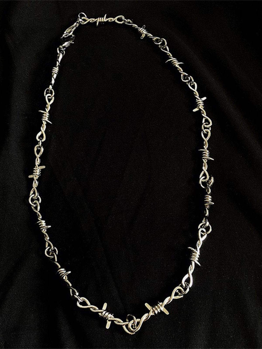 Disguisen Prickly Thorns Necklace