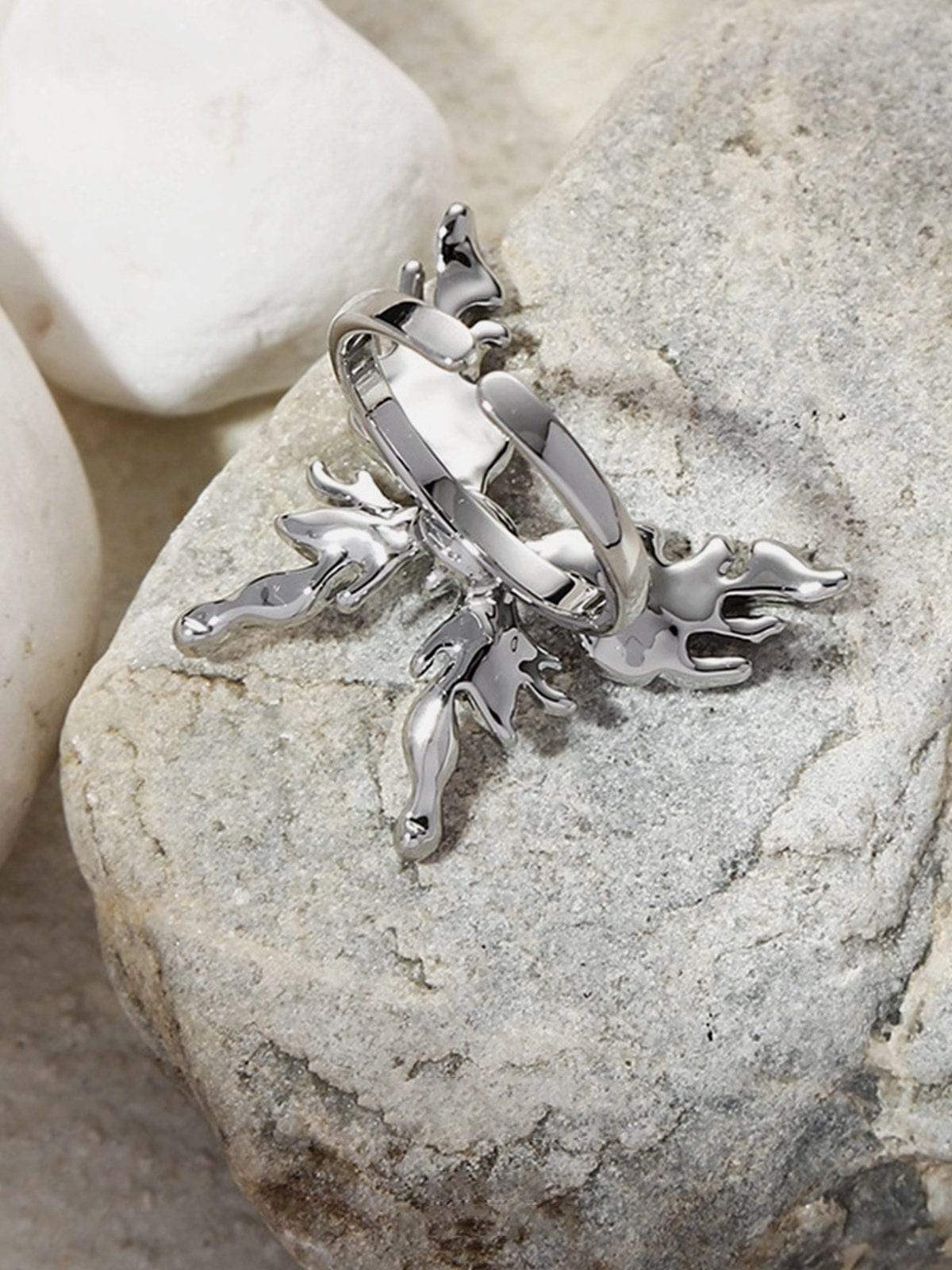 Disguisen 3D Butterfly Ring
