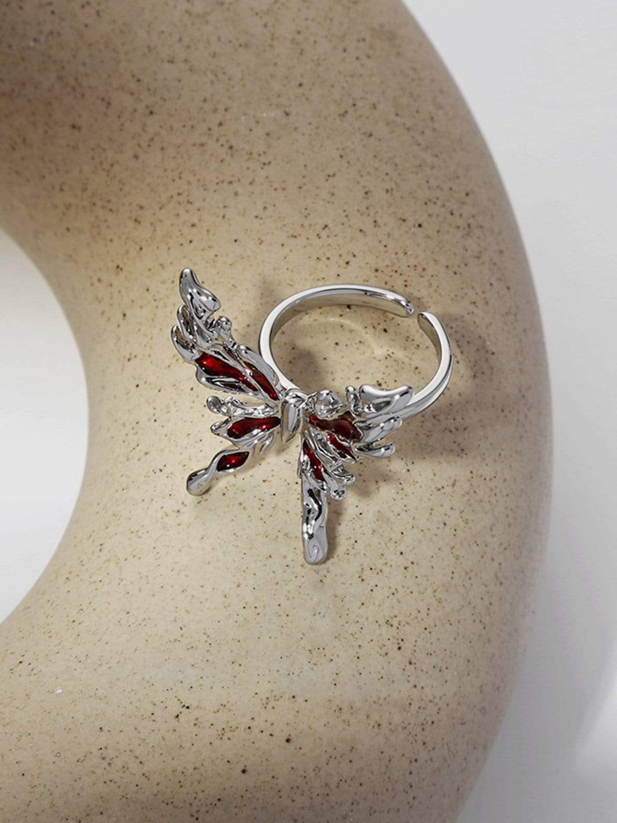 Disguisen 3D Butterfly Ring