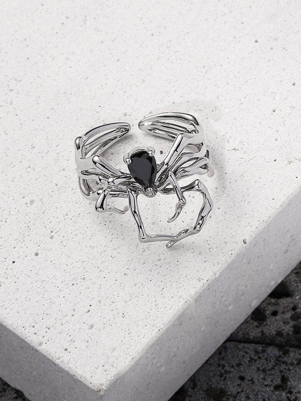 Disguisen Artificial Gemstone Spider Ring